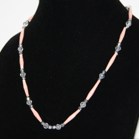 Vintage Jewelry - vintage pink beaded necklace
